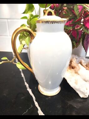 Royal Doulton Art Deco Coffee Pot: E3031 Bone China, 24K Gold Gilt